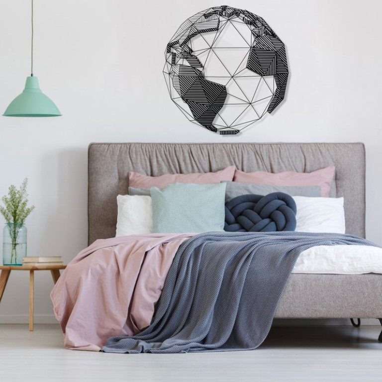 تابلو فلزی جهان ژئومتریک